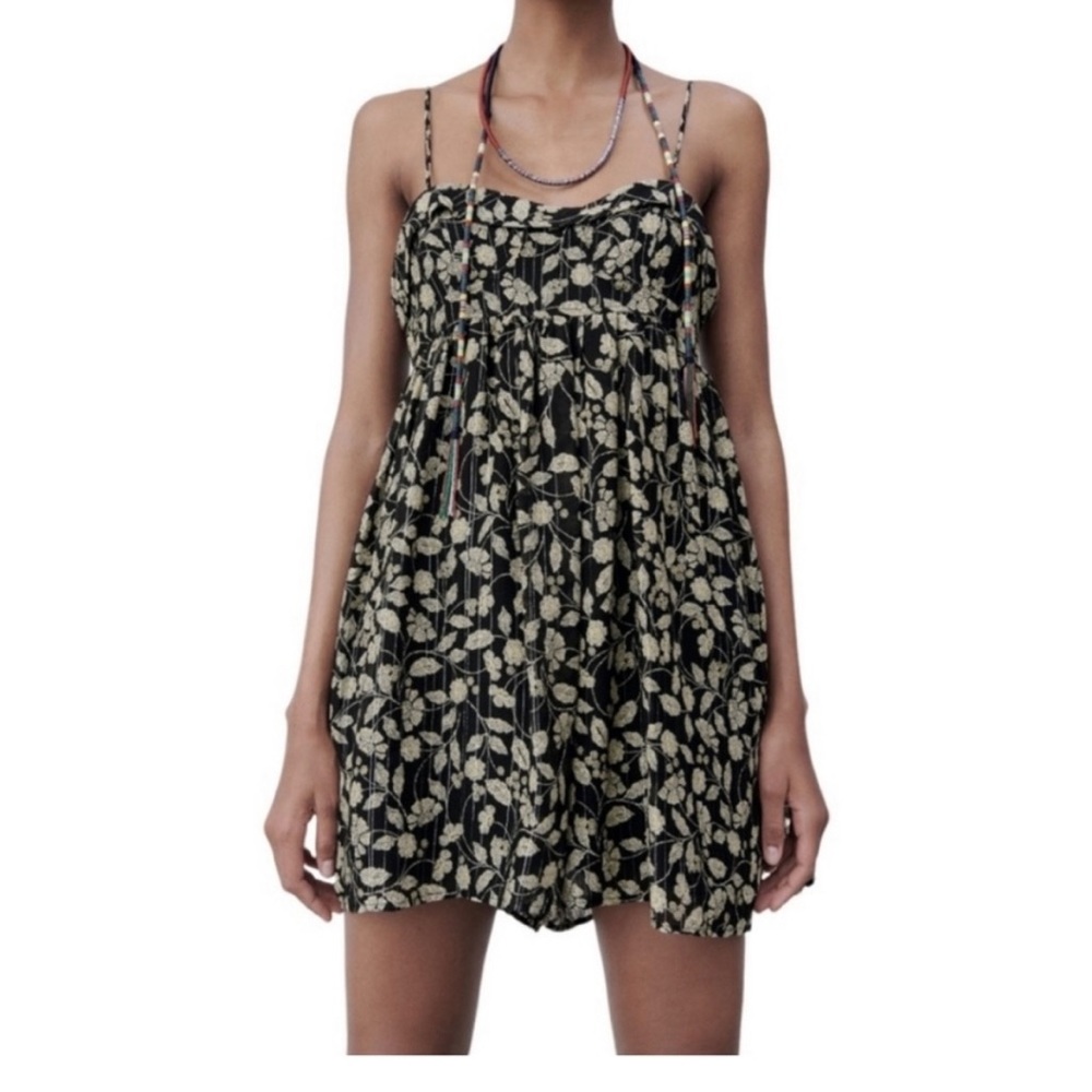** Zara Black White Leaf Print Romper size M **